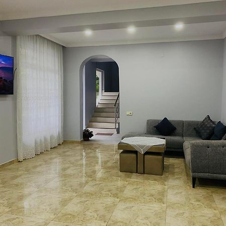 גוניו Hotel Neli מראה חיצוני תמונה